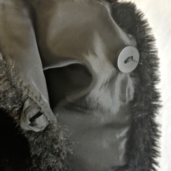 old navy black faux fur vest 12-18 months baby girl - Picture 4 of 5